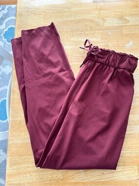 Lululemon on the fly pants size 6